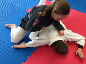 1-ray-ray-finishes-omoplata